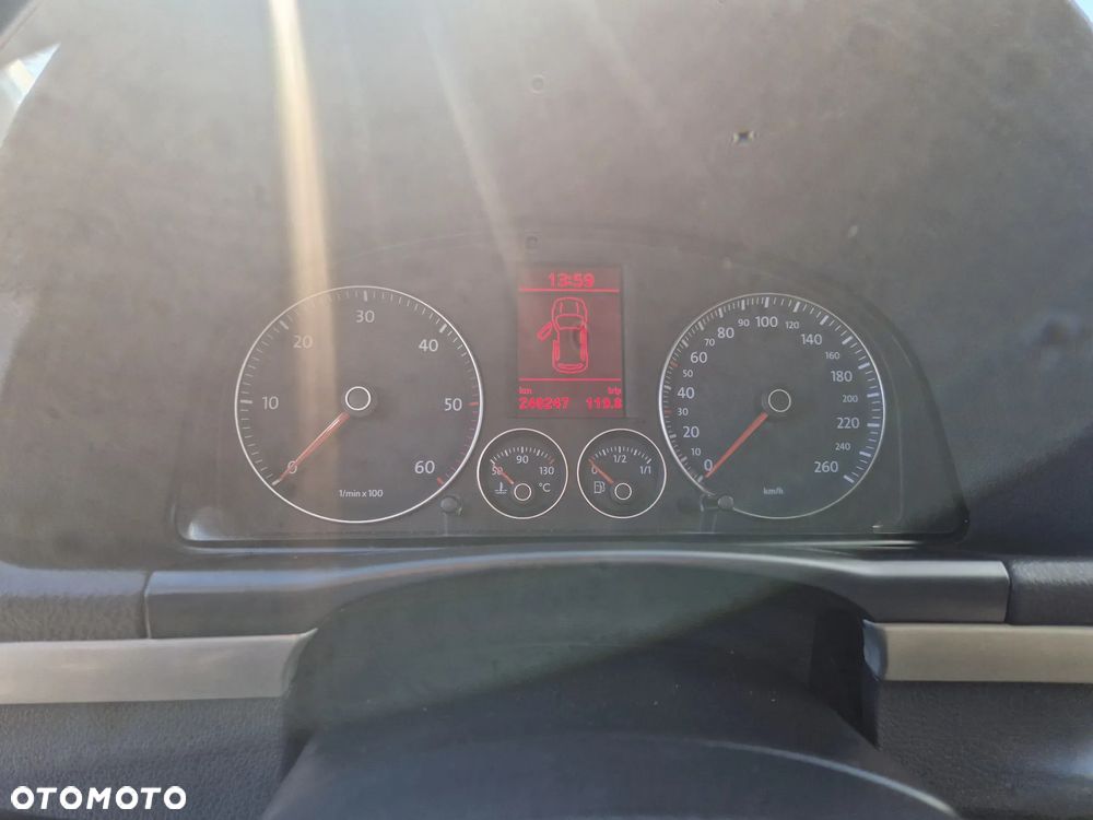 Volkswagen Touran 2.0 TDI DPF Trendline - 14