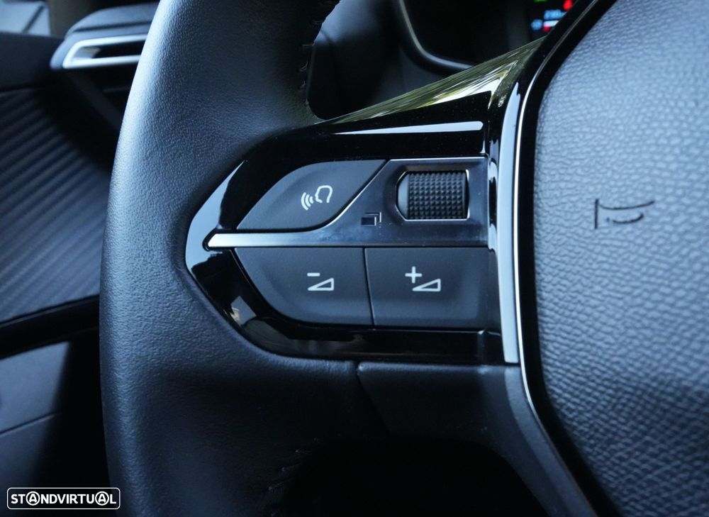 Peugeot 2008 1.2 PureTech Allure Pack - 20