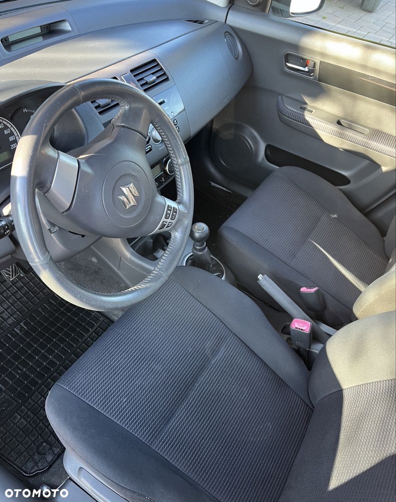 Suzuki Swift - 5