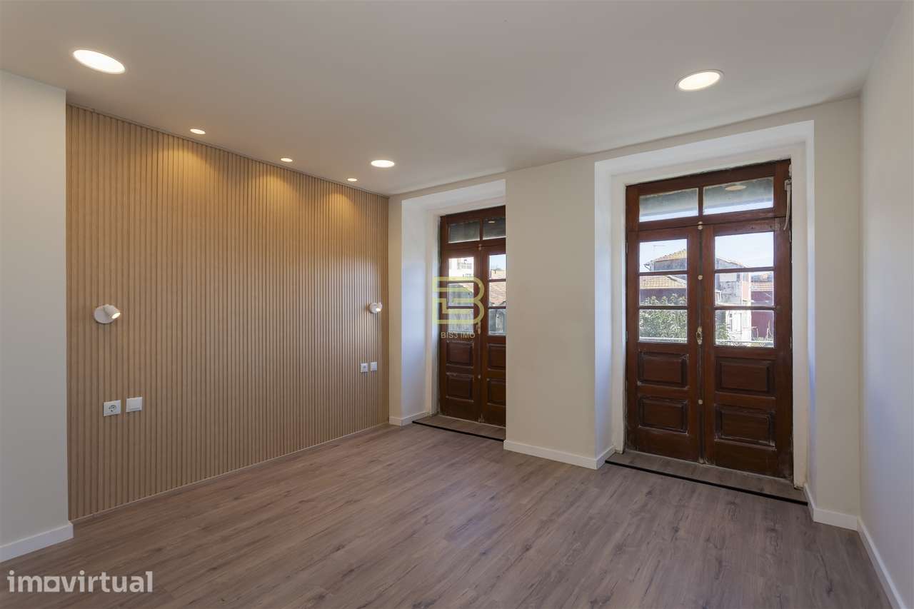 Apartamento T1 renovado pelo atelier Martina Arquitectura na tradicion - Grande imagem: 5/20