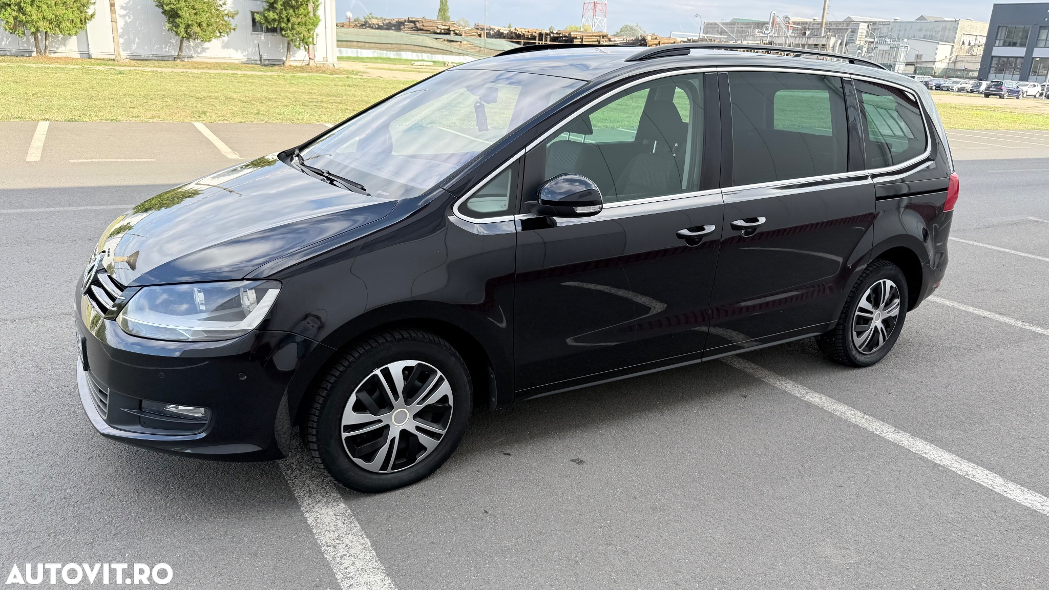 Volkswagen Sharan 2.0 TDI DSG BlueMotion Technology Comfortline - 8