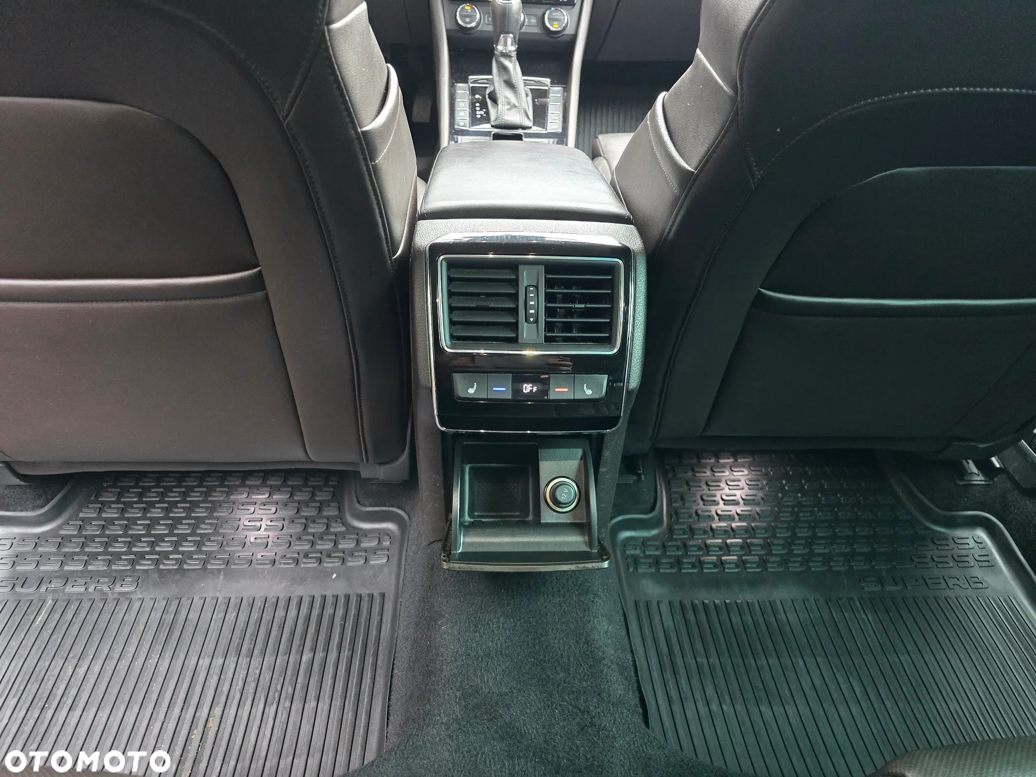 Skoda Superb 2.0 TDI 4x4 L&K DSG - 10