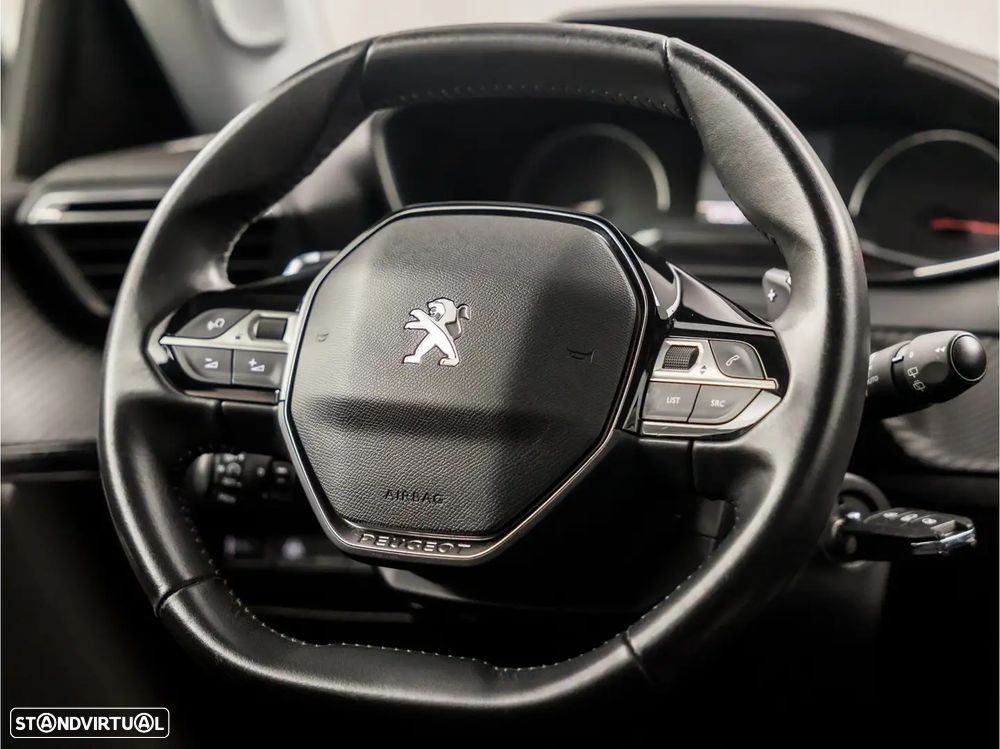 Peugeot 2008 1.2 PureTech Active EAT8 - 7