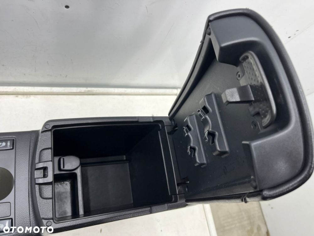 Tunel środkowy Nissan X-Trail III T32 Rogue 13-21r. podłokietnik obudowa uchwyty na kubki mieszek - 9