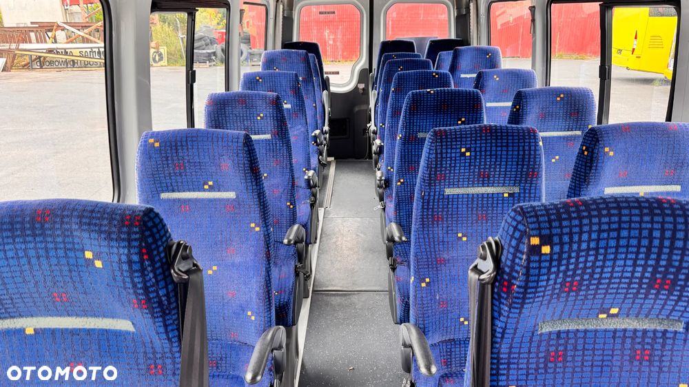 Volkswagen Crafter / 22 miejsca / Klima / Winda / Cena:87000 zł netto - 11