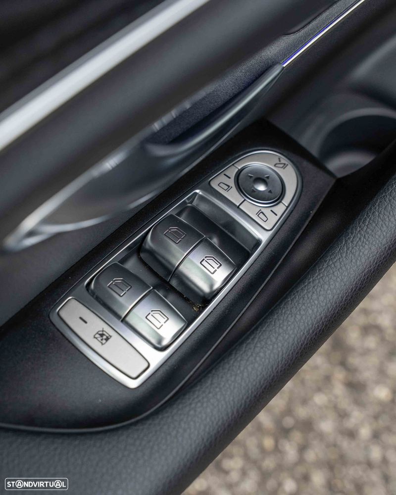 Mercedes-Benz E 200 9G-TRONIC - 29