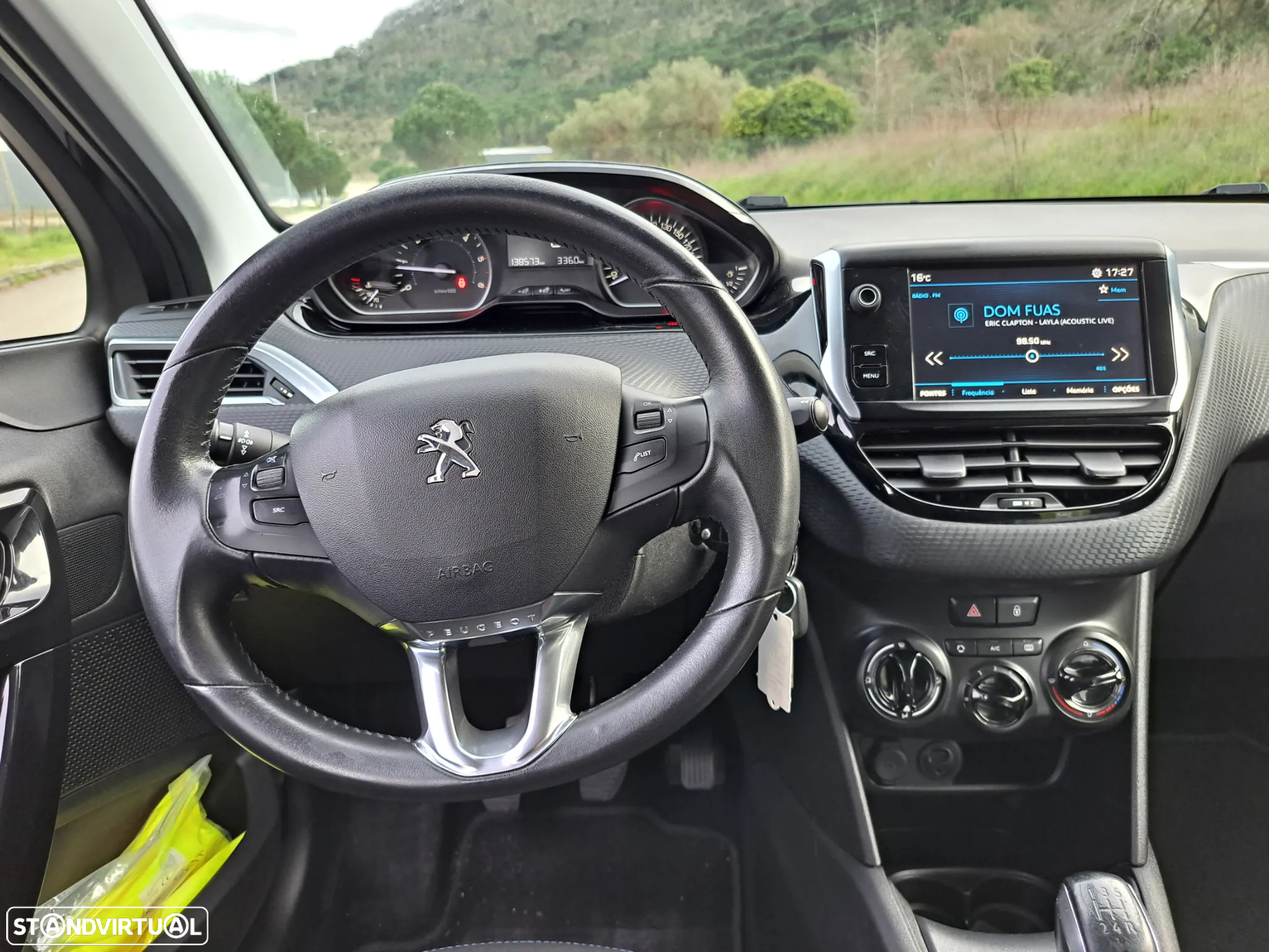 Peugeot 208 1.6 BlueHDi Style - 15