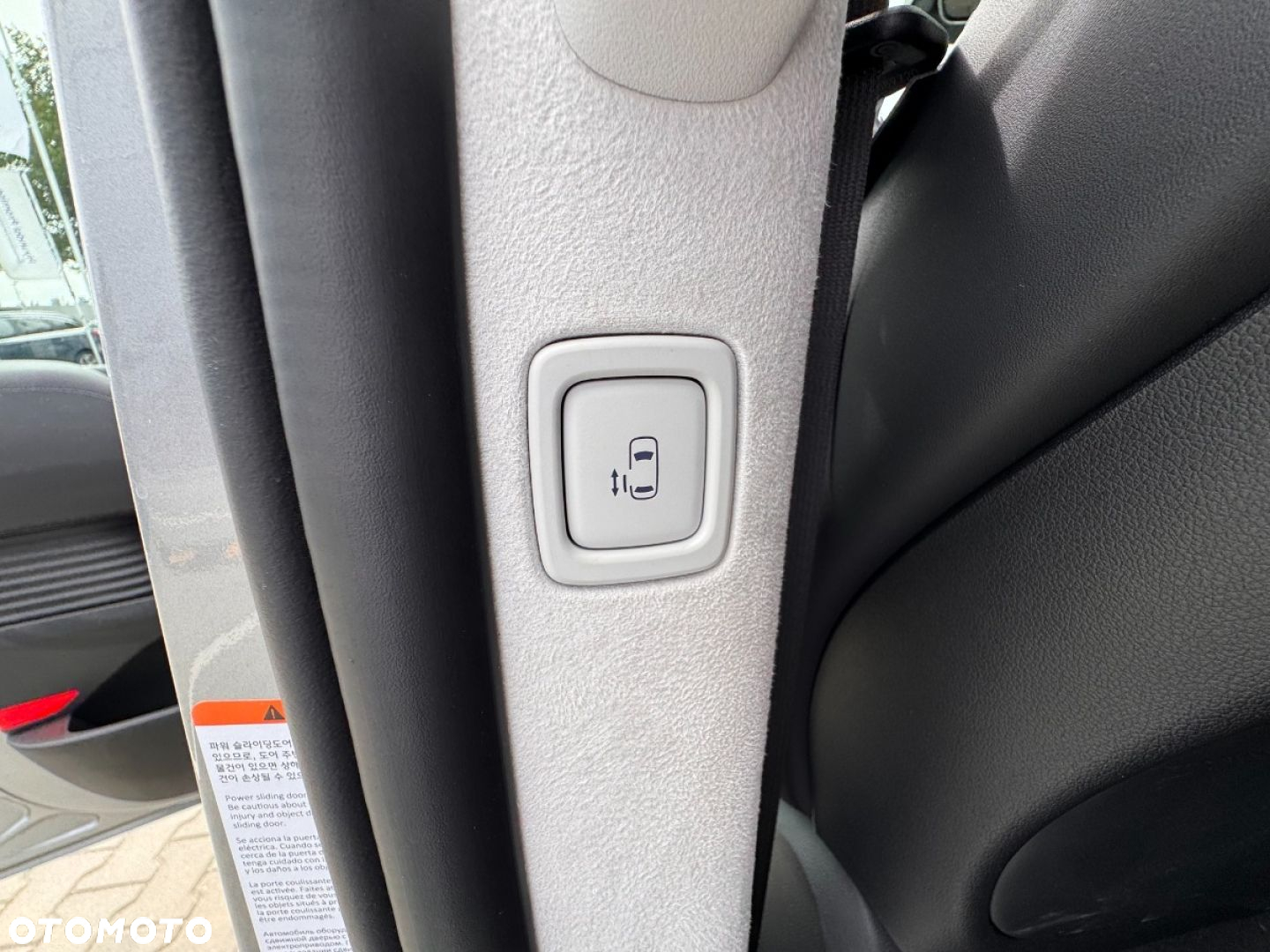 Hyundai Staria - 21