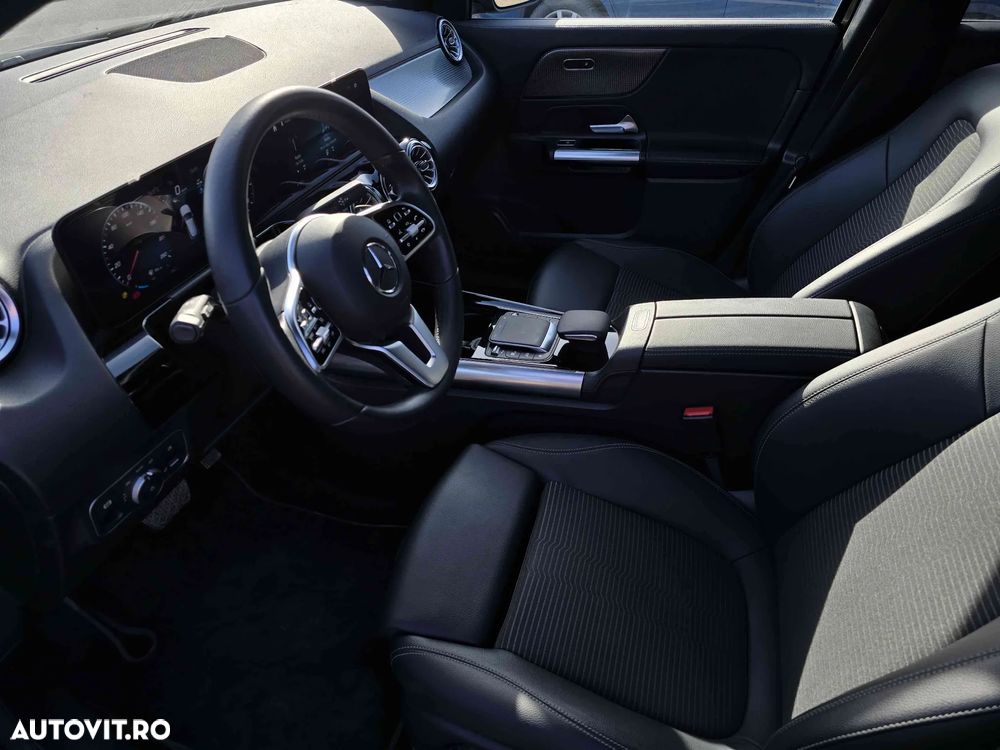 Mercedes-Benz GLA - 15