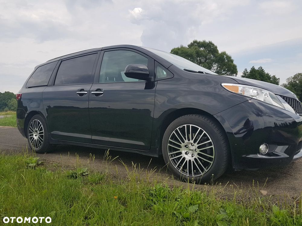 Toyota Sienna 3.5 V6 - 14
