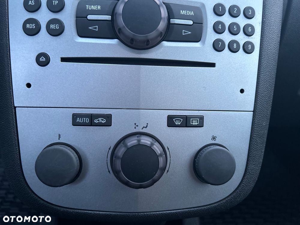 Opel Corsa 1.4 16V Active - 23