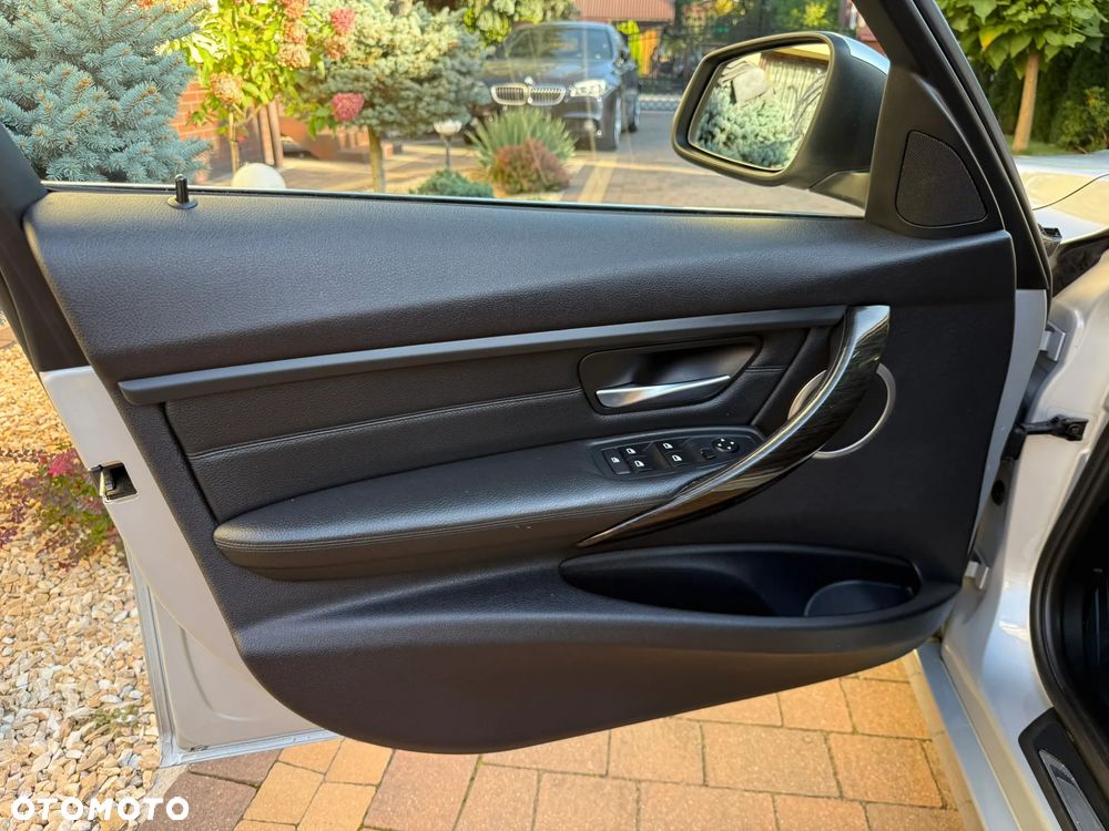 BMW Seria 3 320d Efficient Dynamics Edition Luxury Line - 19