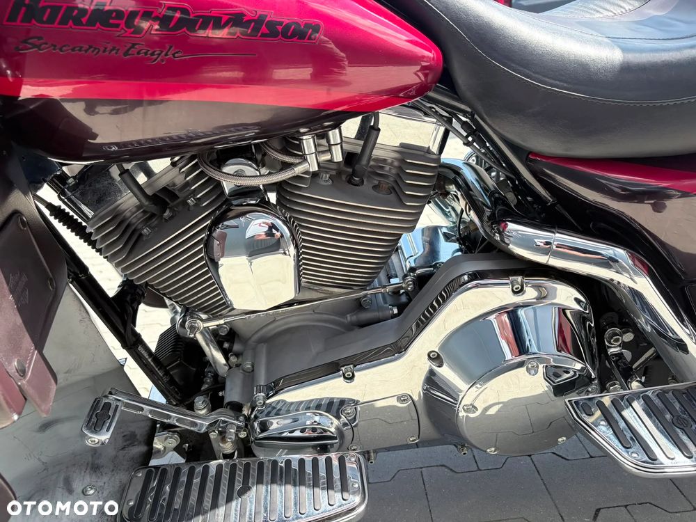 Harley-Davidson Touring Road Glide - 13