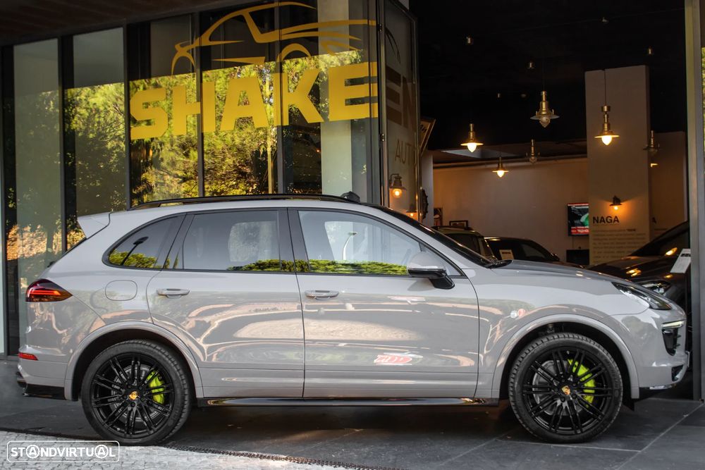 Porsche Cayenne S E-Hybrid - 9