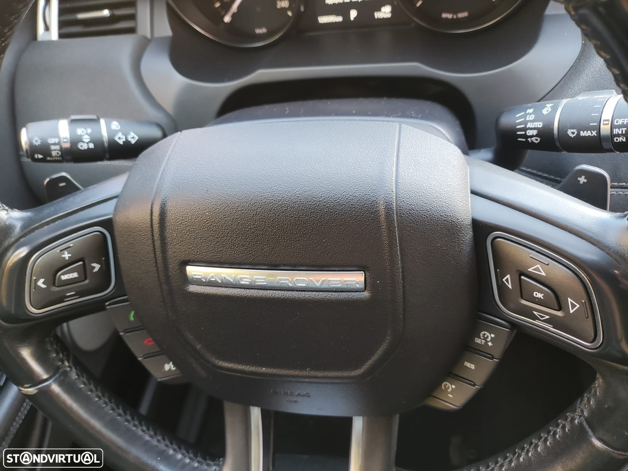 Land Rover Range Rover Evoque 2.0 TD4 SE Dynamic Auto - 35