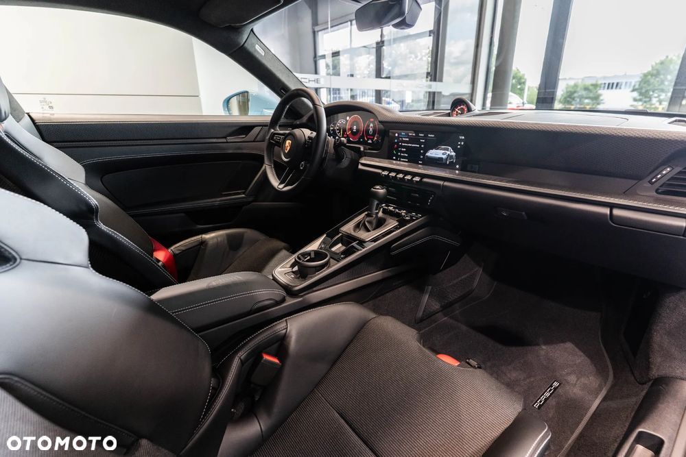 Porsche 911 GT3 Touring PDK - 16