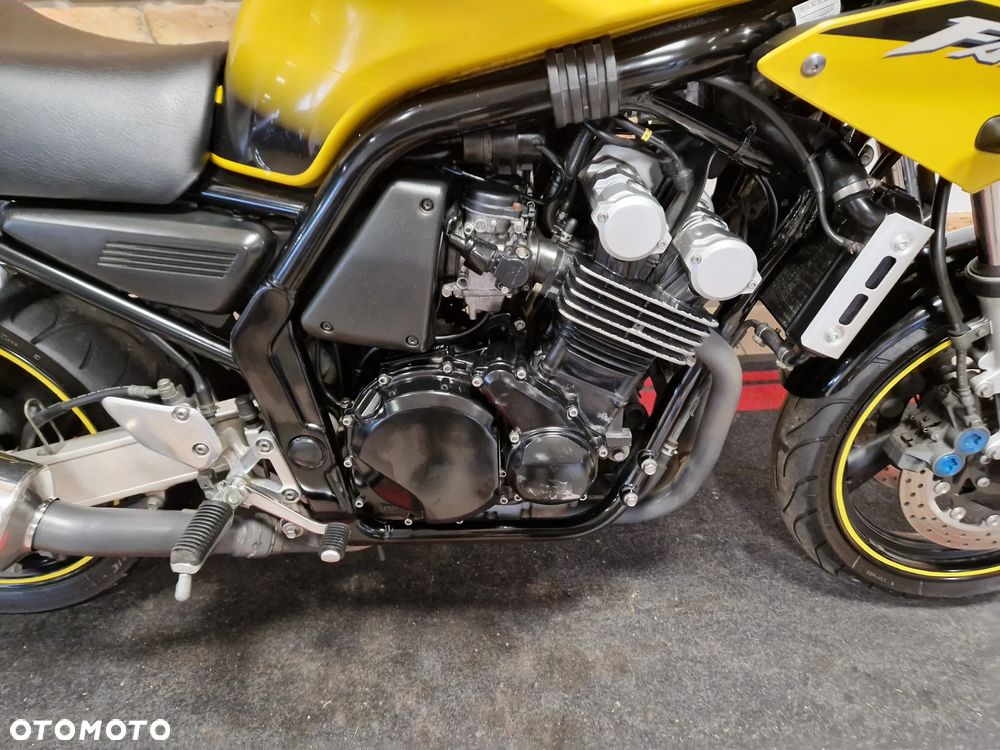 Yamaha FZS - 35