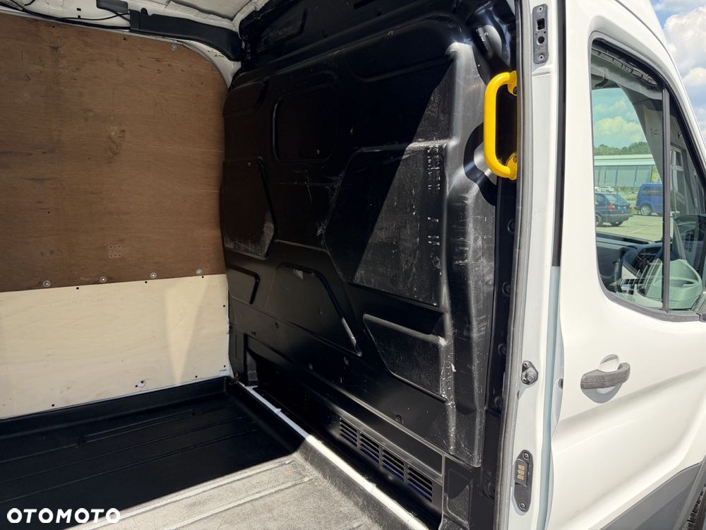 Ford Transit - 31