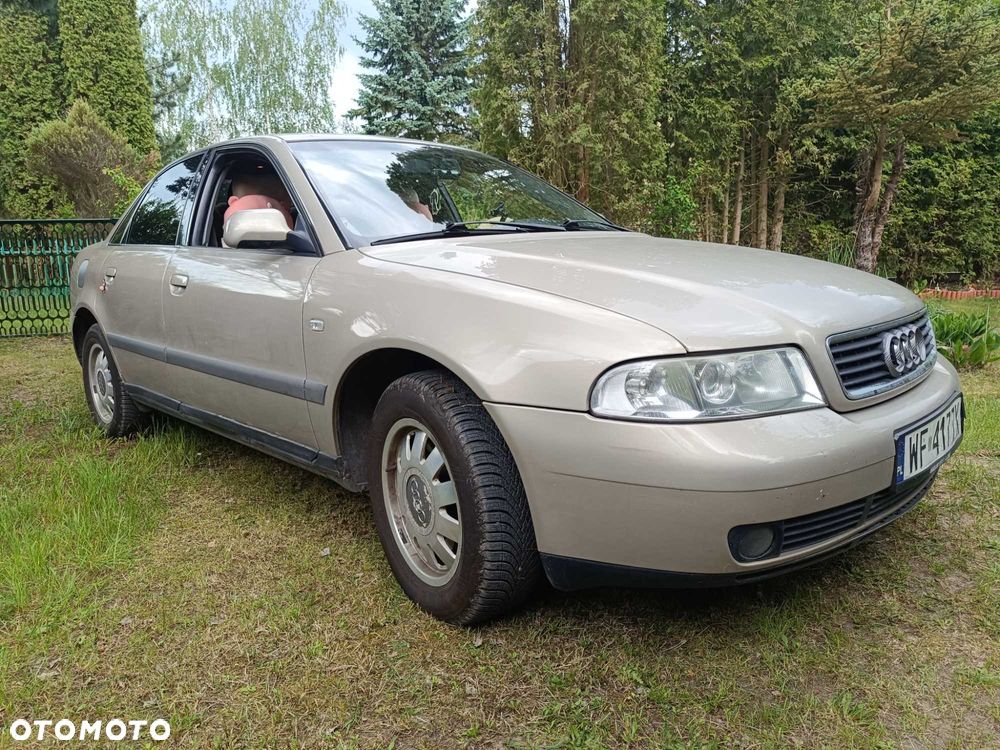 Audi A4 Limousine - 4