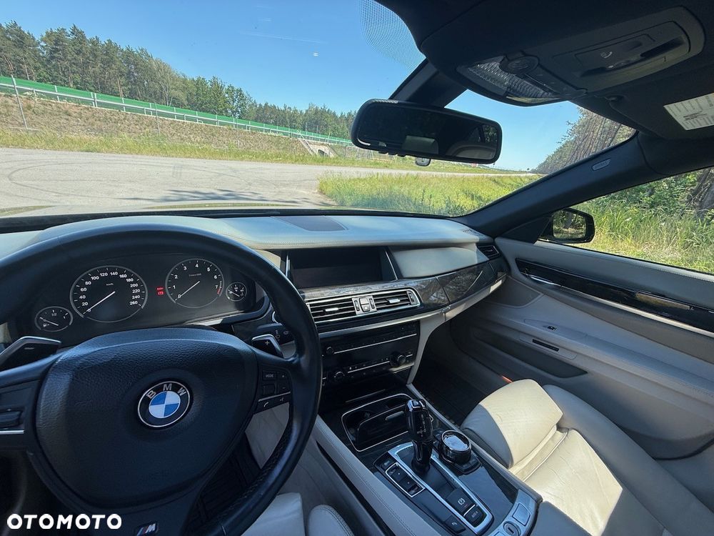 BMW Seria 7 ver-740li - 10