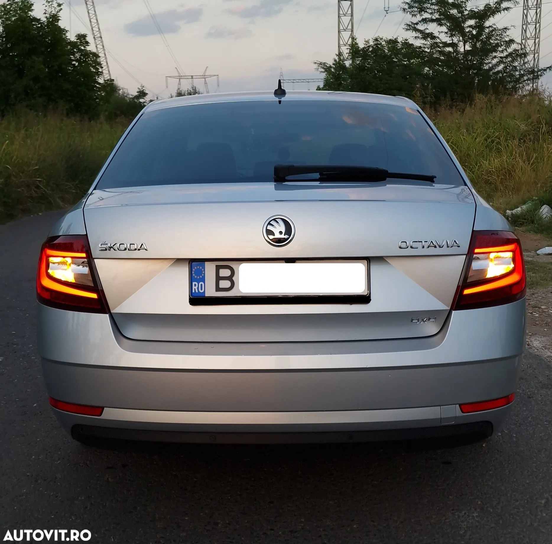 Skoda Octavia 2.0 TDI DSG 4X4 Style - 4