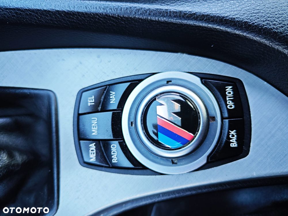 BMW X1 sDrive18d Sport Line - 33