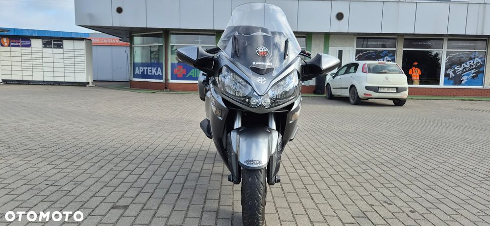 Kawasaki GTR - 4
