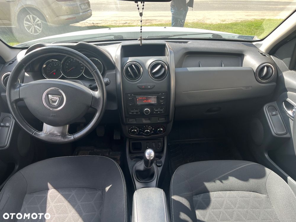 Dacia Duster 1.6 SCe Laureate S&S - 4