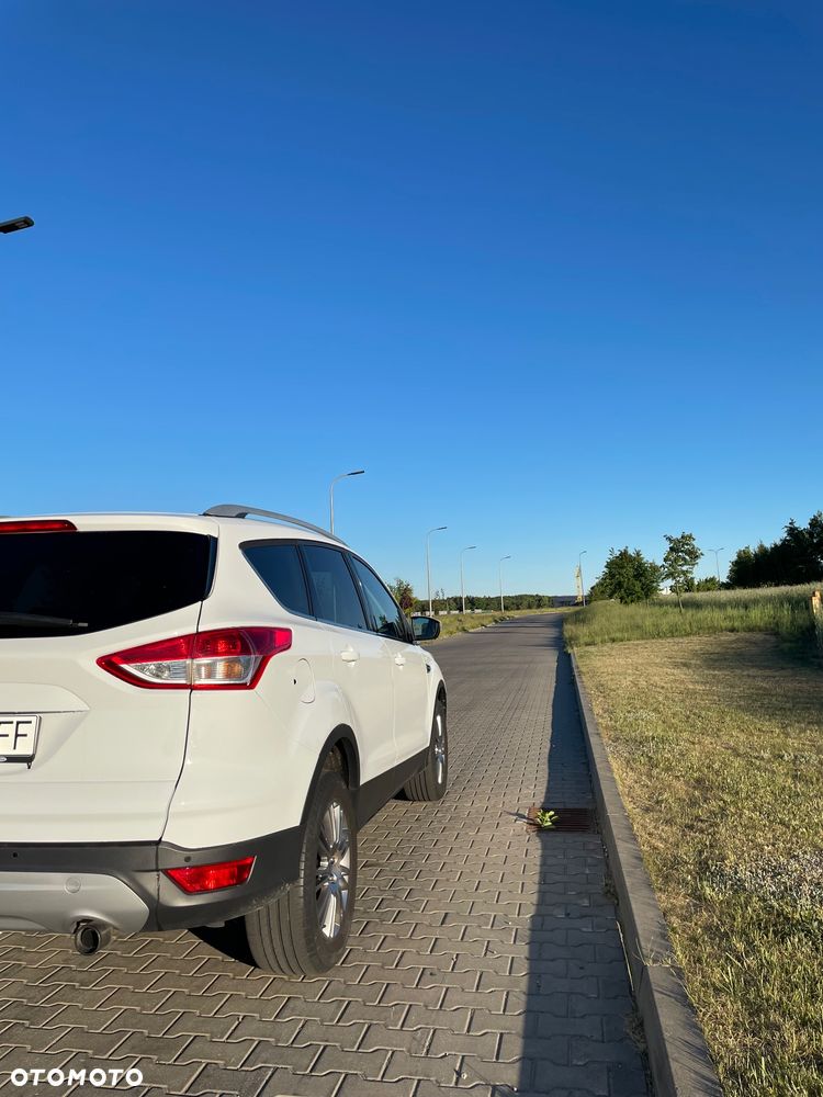 Ford Kuga 1.6 EcoBoost 2x4 Titanium - 6