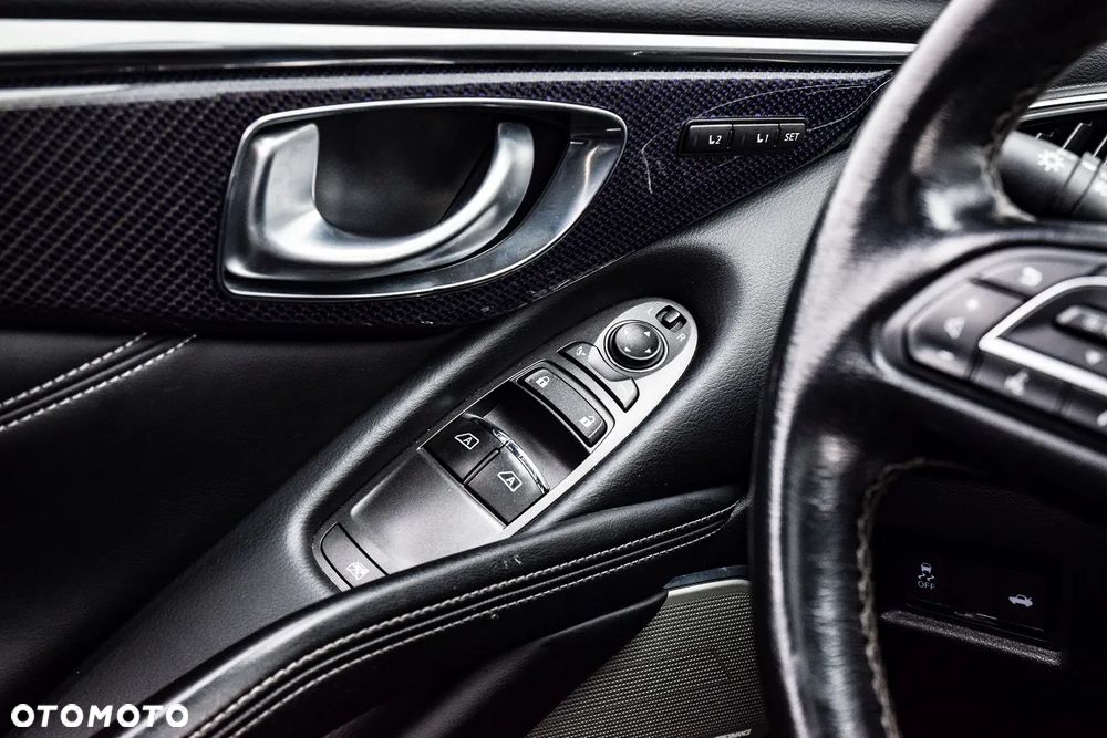 Infiniti Q60 - 31