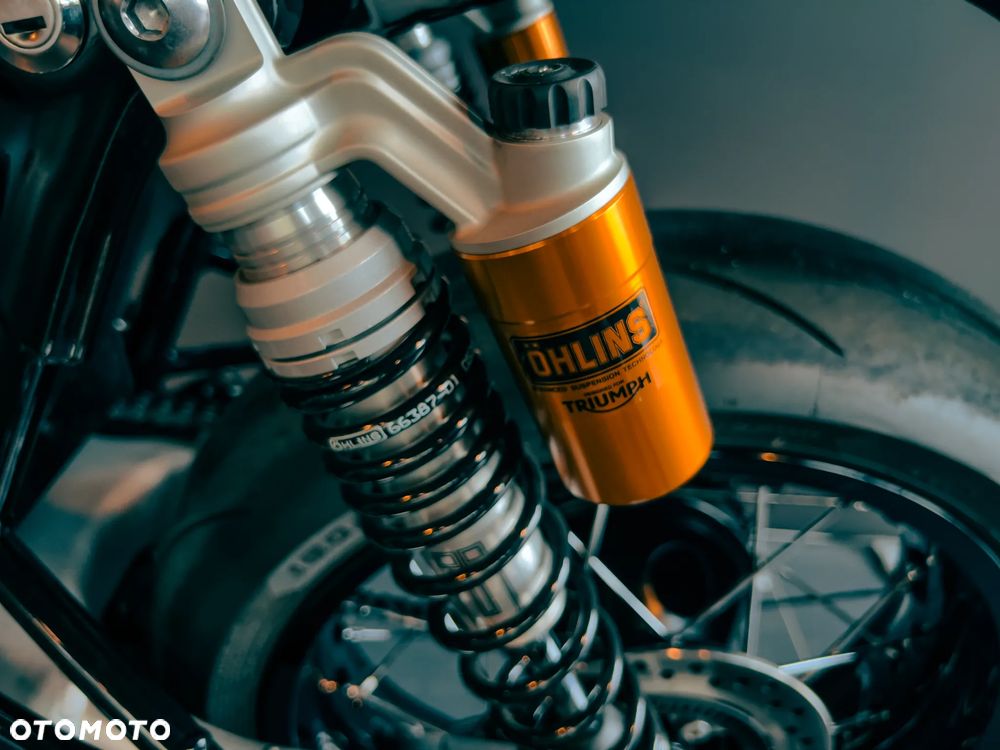 Triumph Thruxton - 7