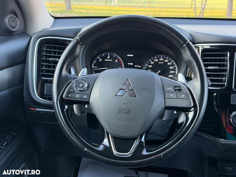 Mitsubishi Outlander 2.2 DI-D 4WD Automatik Edition+ - 15