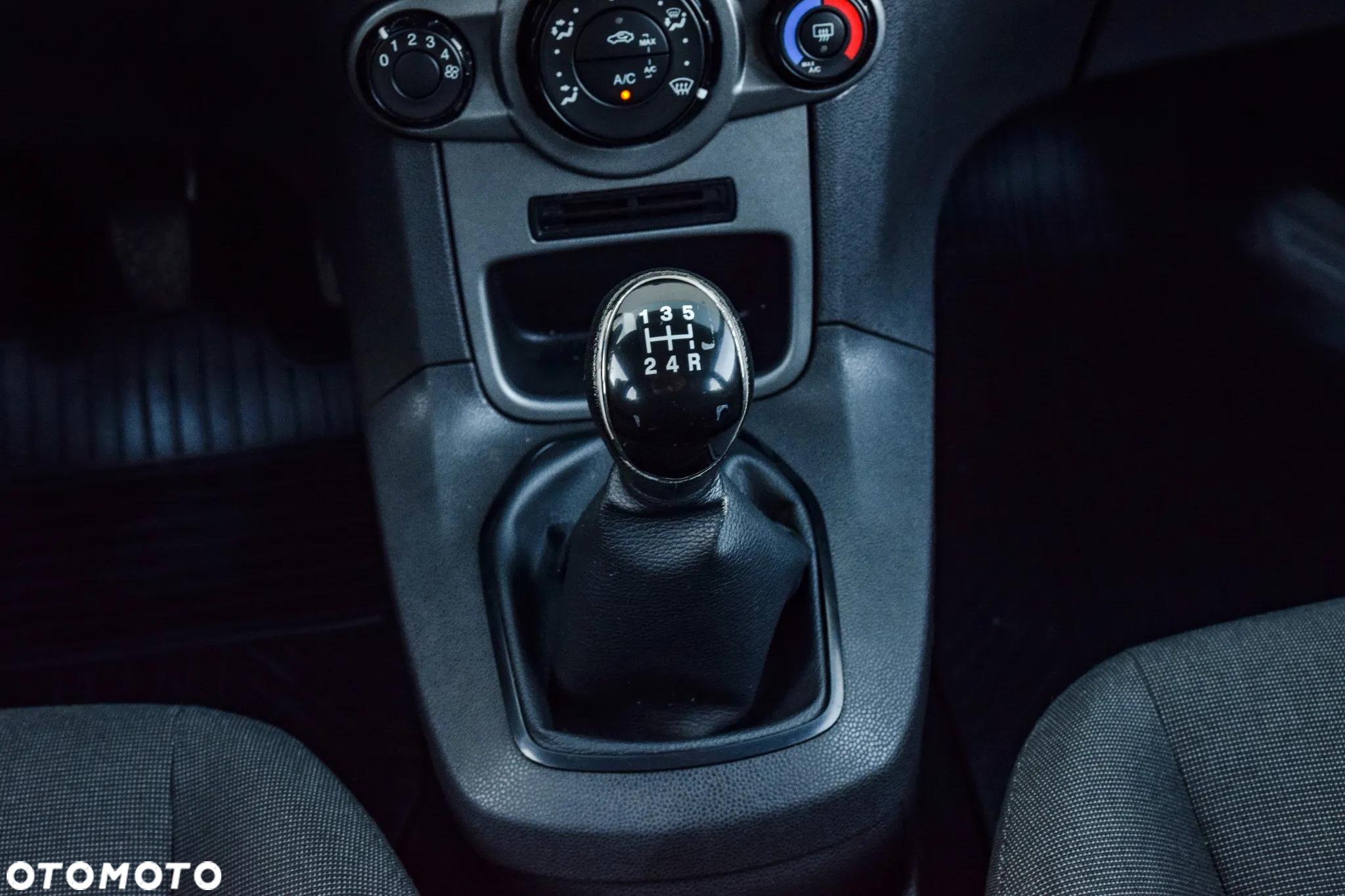 Ford Fiesta 1.25 Silver X - 32
