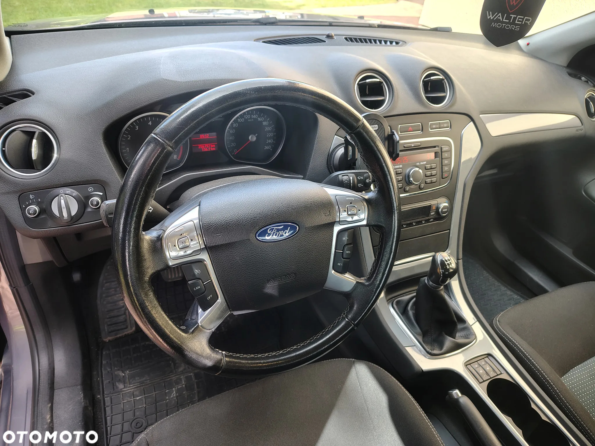 Ford Mondeo - 8