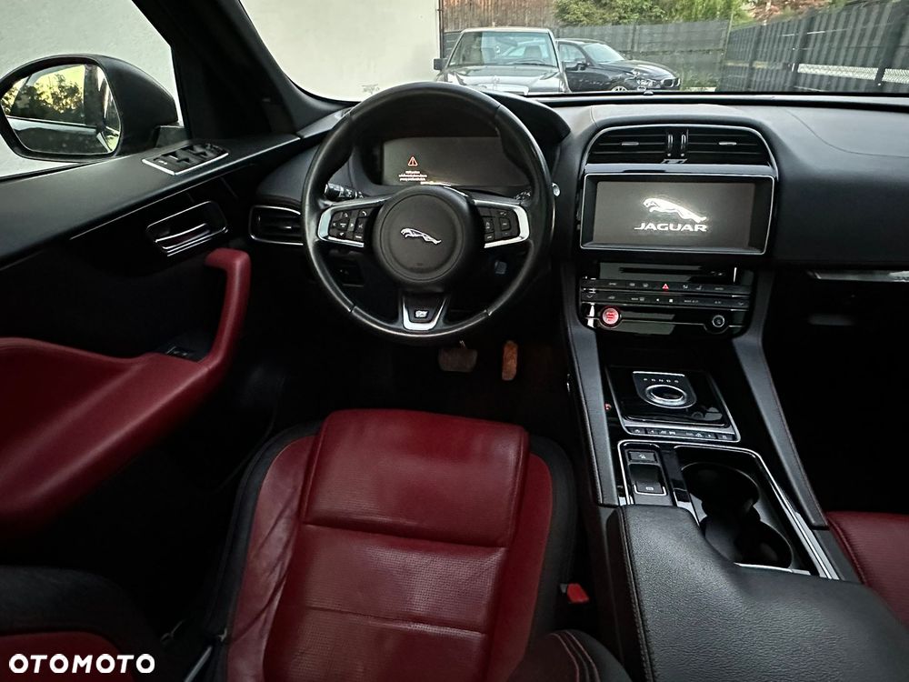 Jaguar F-Pace - 6