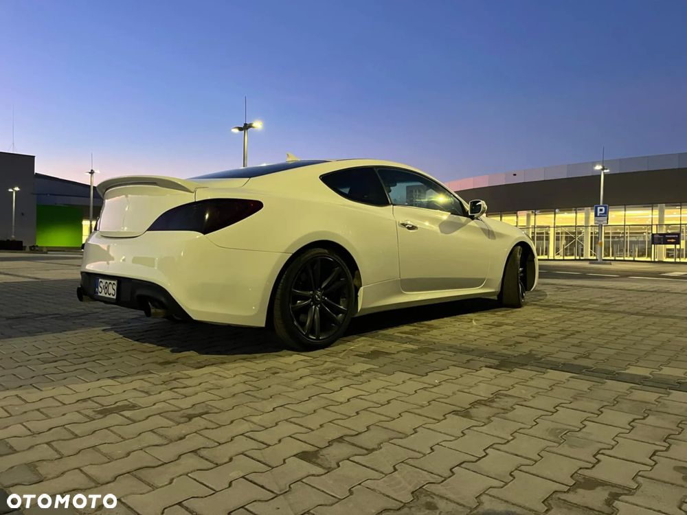 Hyundai Genesis Coupe 3.8 V6 - 2