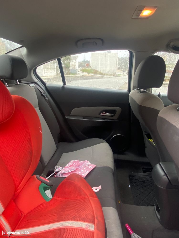 Chevrolet Cruze 1.6 LS - 7
