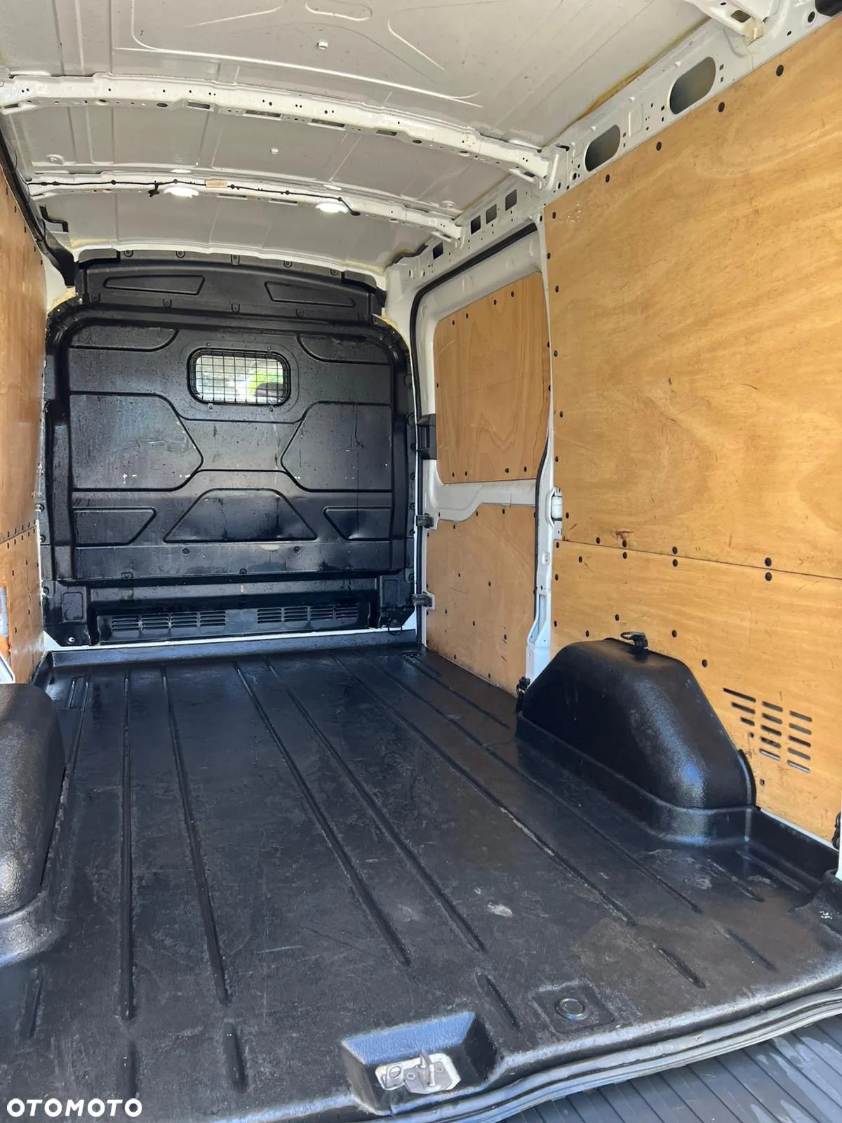 Ford Transit - 31