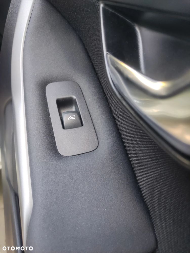 Volvo V40 T3 Drive-E Kinetic - 13