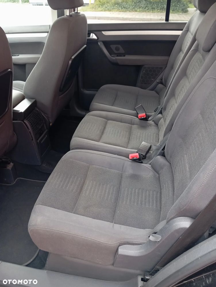 Volkswagen Touran 2.0 TDI DPF Highline - 10