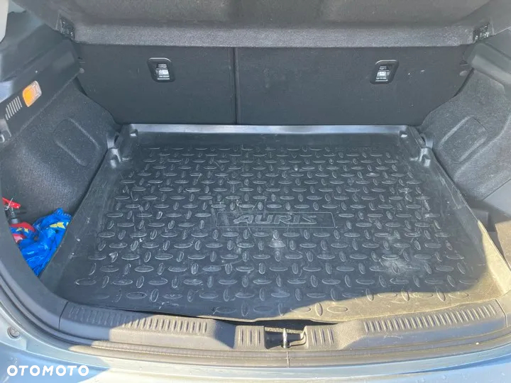 Toyota Auris - 16