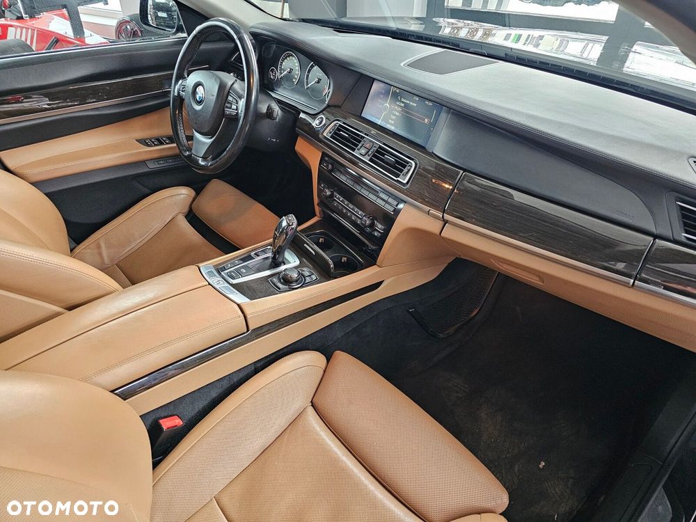 BMW Seria 7 - 21