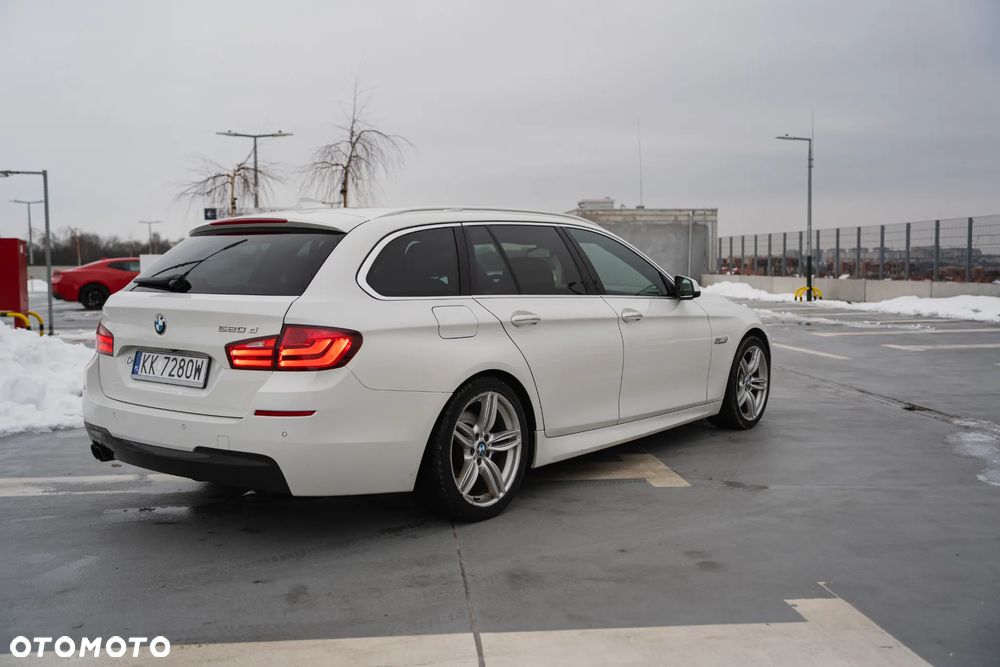 BMW Seria 5 520d xDrive - 10