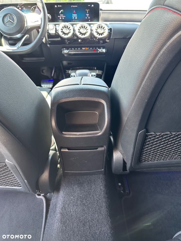 Mercedes-Benz Klasa A 220 4-Matic AMG Line 7G-DCT - 24