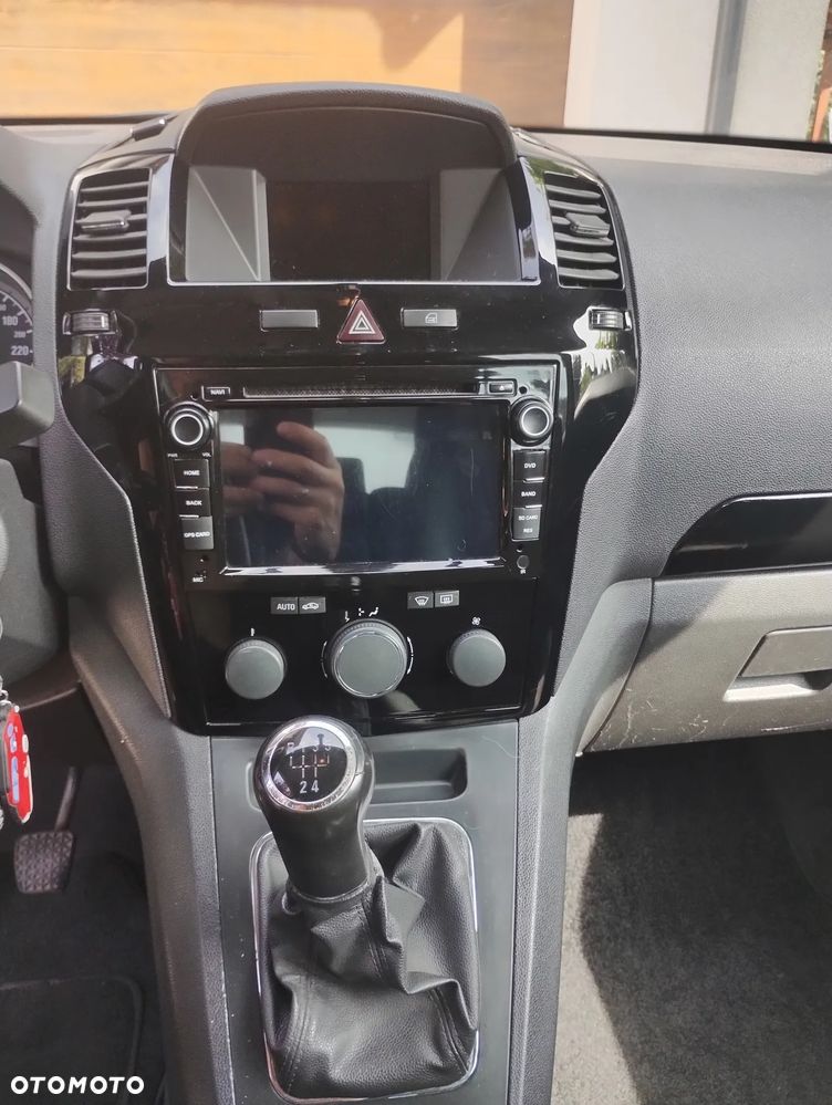 Opel Zafira 1.8 Cosmo - 11