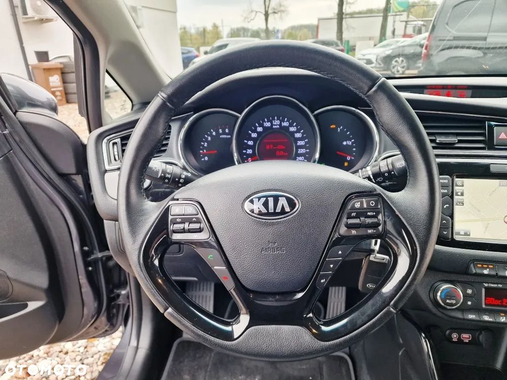 Kia Ceed - 12