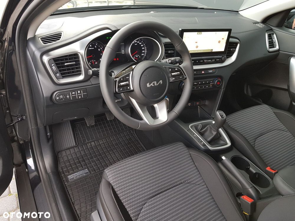 Kia XCeed 1.5 T-GDI M - 12