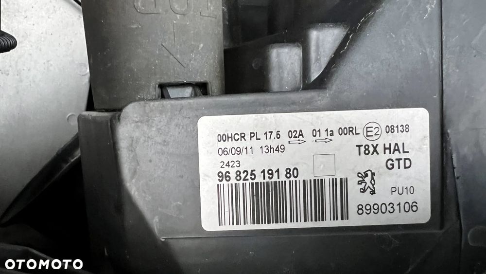 Peugeot 3008 HDi FAP 165 Automatik Platinum - 38