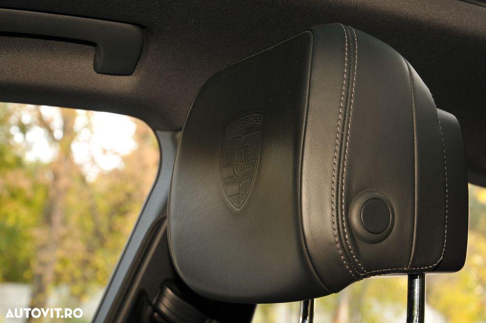 Porsche Macan - 24
