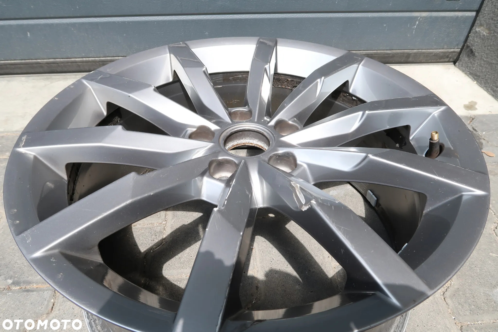 C49 FELGA PASSAT 3G0601025Q 8X18ET44 - 2